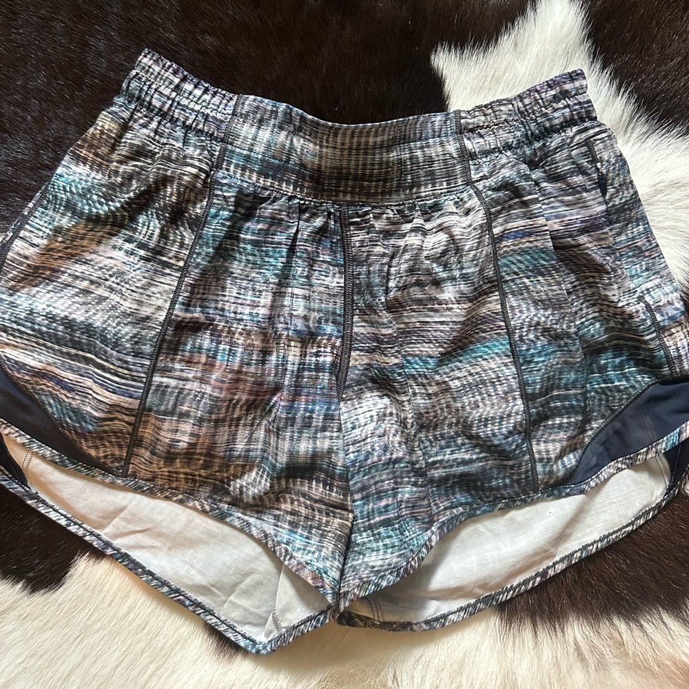 Size 6 Tall Digital Oasis Lululemon shorts